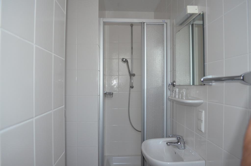 Hotel Drei Schweizer Neuwied Room photo
