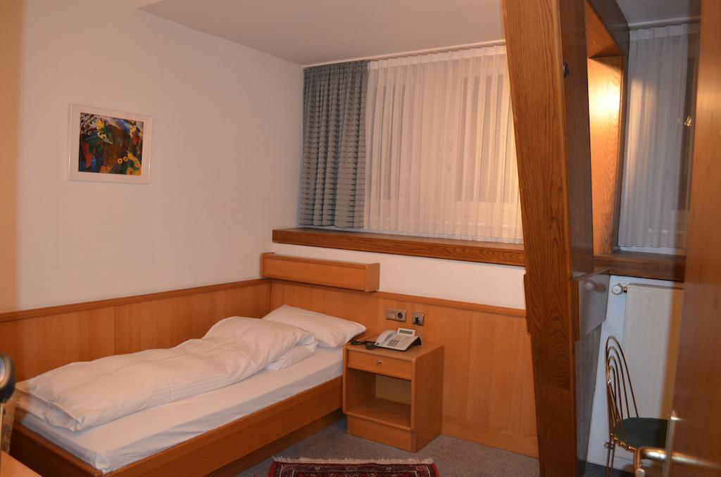 Hotel Drei Schweizer Neuwied Room photo