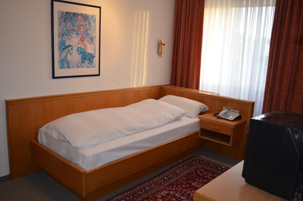 Hotel Drei Schweizer Neuwied Room photo